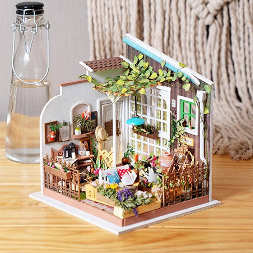 Miniature Flower Garden - Room DIY Kit With Mini Floral Decorations