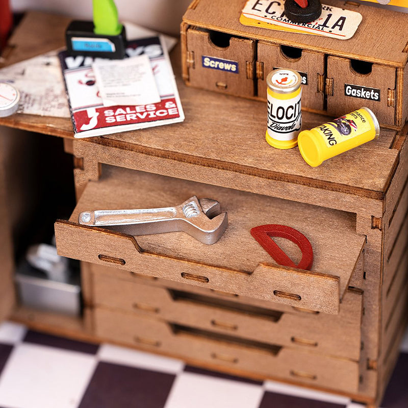 Miniature Garage Shop - Room DIY Kit With Mini Tool Decorations